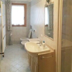 bagno baita Planezza in Trentino