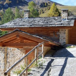 Baita De Ca Noe isolata nel bosco in affitto