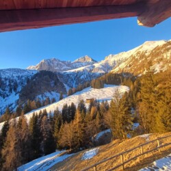 vista esterna sulle montagne