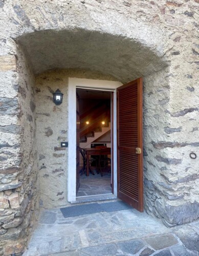 vano ingresso casa del Sognatore Santa Maria di Ligone